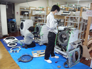 日本エアコンクリーニング協会　第41回ドラム式洗濯機分解研修会の様子